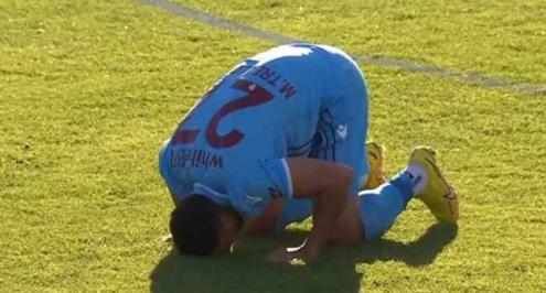 بعيدًا عن المونديال.. تريزيجيه يسجل بودية هال سيتي (فيديو)